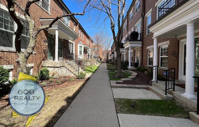 Beautiful, Single Family Townhome, Great Location!!