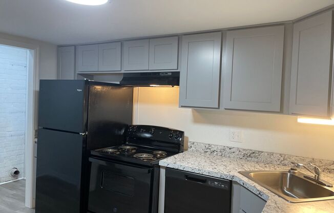 2 beds, 1 bath, 925 sqft, $1,195, Unit 28