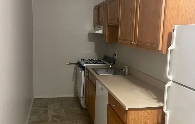 1 bed, 1 bath, 430 sqft, $1,400, Unit 711