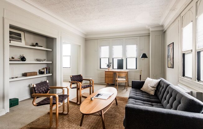 2 beds, 1 bath, 1,000 sqft, $1,646, Unit 202