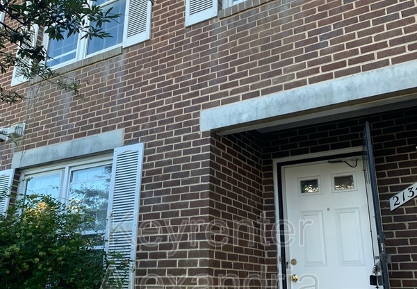 2134 LANGSTON BLVD