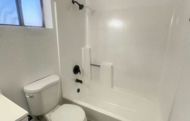 1 bed, 1 bath, 632 sqft, $895, Unit 03