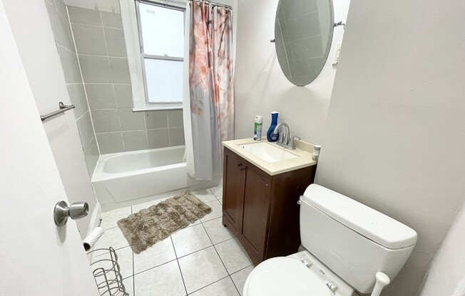 3 beds, 1 bath, $2,500, Unit 1