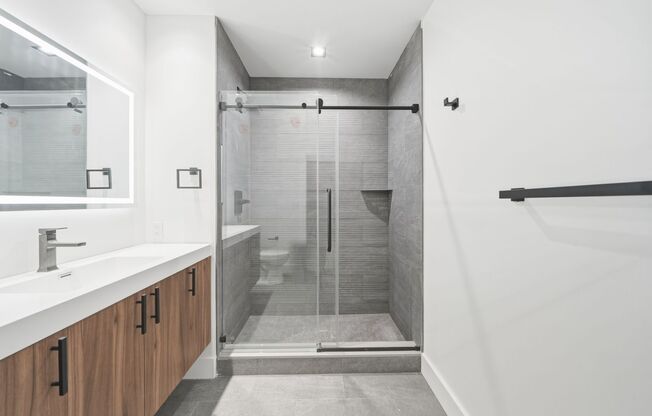 1 bed, 1 bath, 810 sqft, $1,900