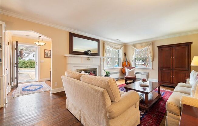 Beautiful Cape Cod in Larchmont