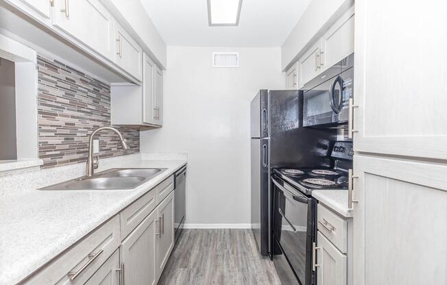 1 bed, 1 bath, 661 sqft, $887