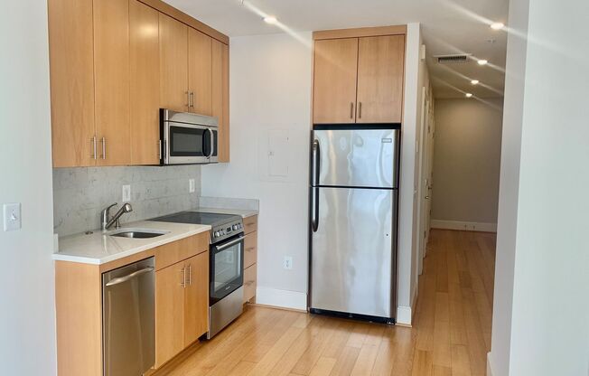 Studio, 1 bath, $2,175, Unit 414