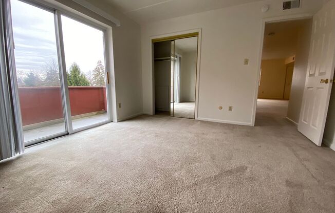2 beds, 1 bath, $1,150, Unit B-23