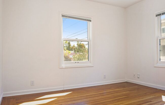 2 beds, 1 bath, $4,100, Unit 1842 Harvard Drive