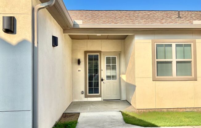 Comfortable 2-bedroom, 2-bathroom Condo with Carport