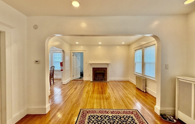 107 E ELM AVE