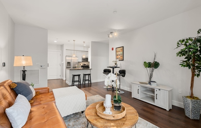 1 bed, 1 bath, 757 sqft, $3,000, Unit 304