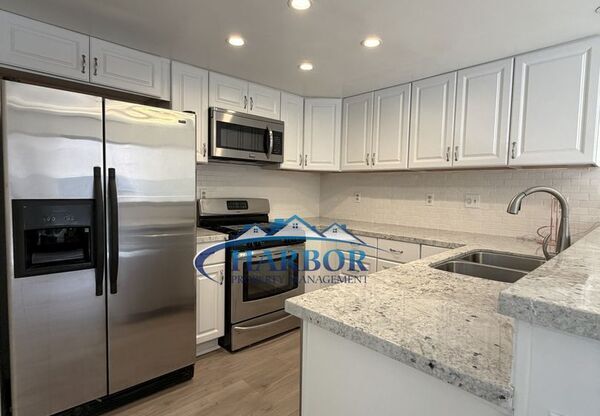 1015 W 159 ST