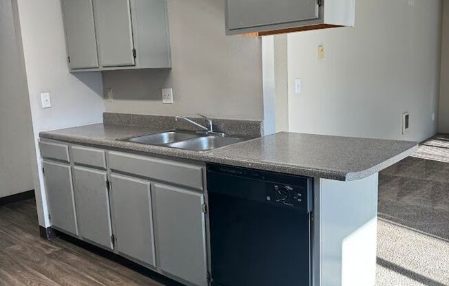 2 beds, 2 baths, 1,070 sqft, $1,625, Unit 12-204
