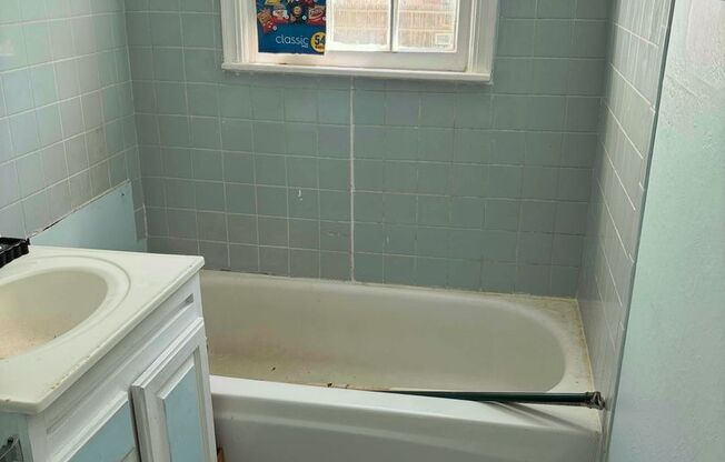 2Bed 1Bath NE Make Ready Home
