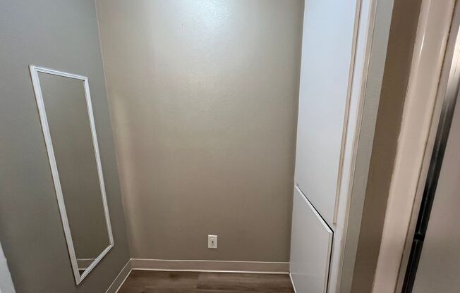 1 bed, 2 baths, 900 sqft, $2,300, Unit 107