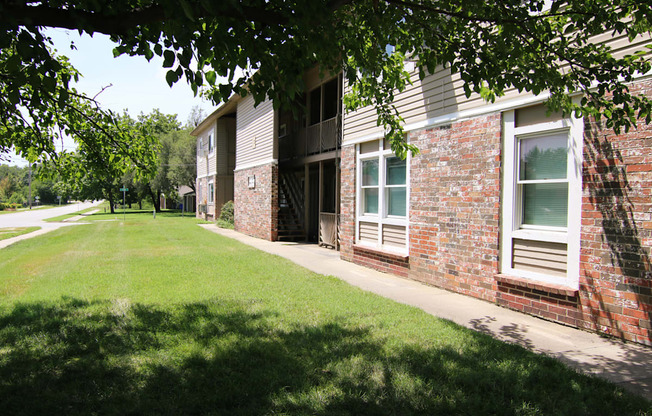 Horizon Pointe - Exterior Building