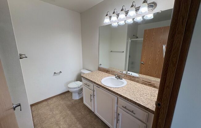 3 beds, 2 baths, 1,193 sqft, $1,900, Unit 354-3006