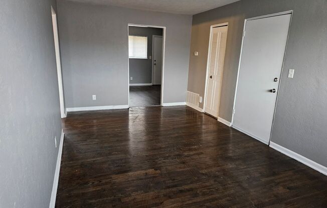 2 beds, 1 bath, 750 sqft, $1,070, Unit B03 1024 16