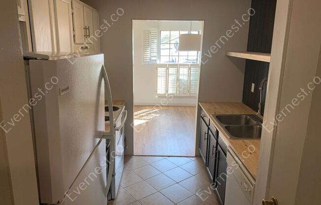6107 CREST GRN RD