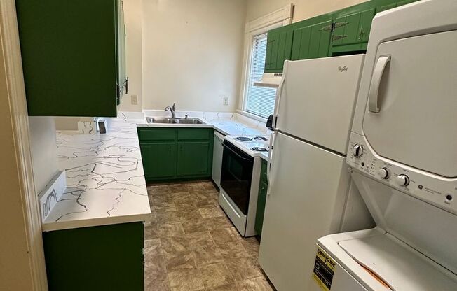 2 beds, 1 bath, 1,275 sqft, $1,395