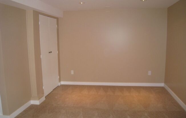 Studio, 1 bath, 750 sqft, $1,825, Unit 5