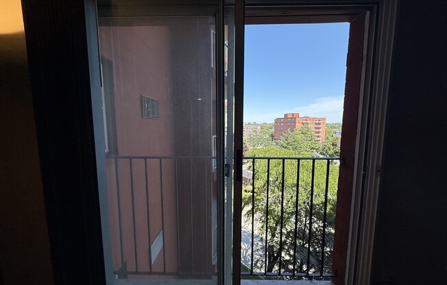 Studio, 1 bath, 558 sqft, $1,945, Unit 815