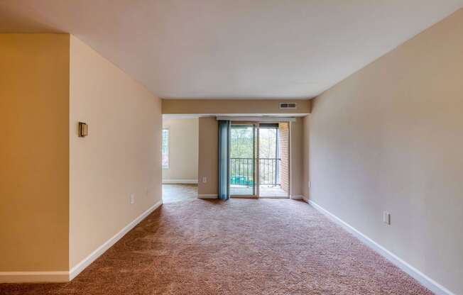 Oakton Park Apartments Unit 8-21 3