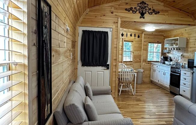 Adorable tiny house for rent in Blount County