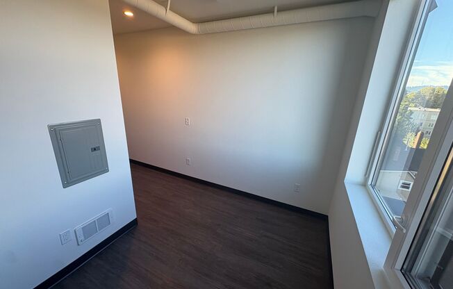 Studio, 1 bath, 265 sqft, $1,195, Unit Z-309