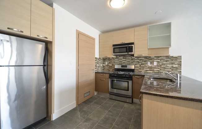 201 MONTROSE AVE
