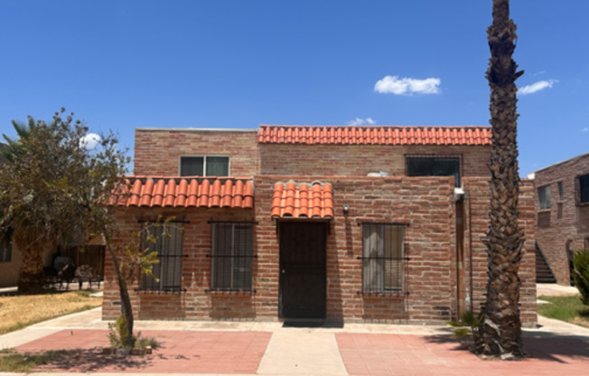6701 E LAPAZ
