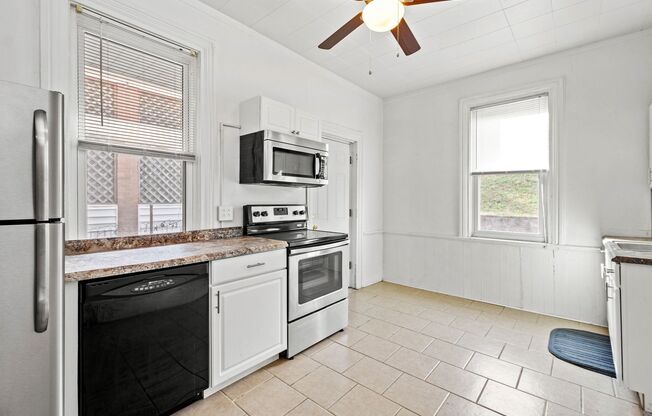 Amazing 3 bedroom home in Mt. Washington available June 1st!