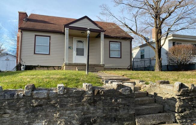1009 Meadow Lane