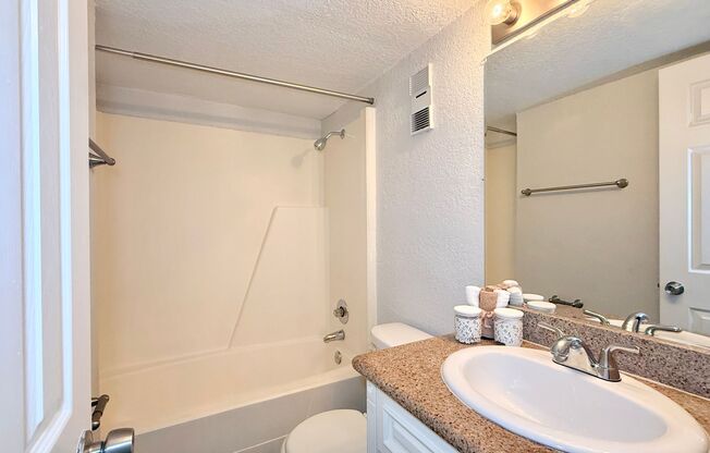1 bed, 1 bath, 439 sqft, $1,095