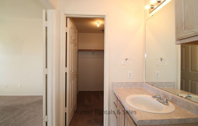 3 beds, 2 baths, $1,325