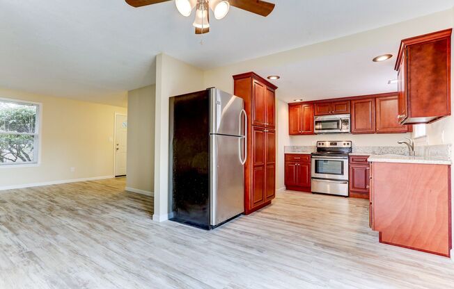 2 beds, 1.5 baths, $1,795, Unit 11785