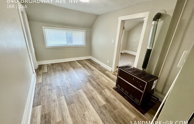 840 Broadway Ave NW