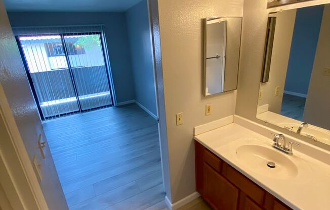 2 beds, 2 baths, $1,595, Unit # 225