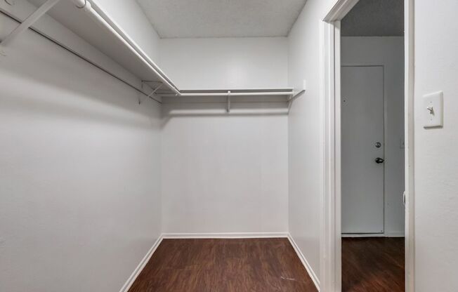 Studio, 1 bath, 404 sqft, $1,795, Unit 29-D