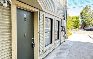 1523 Broadway
