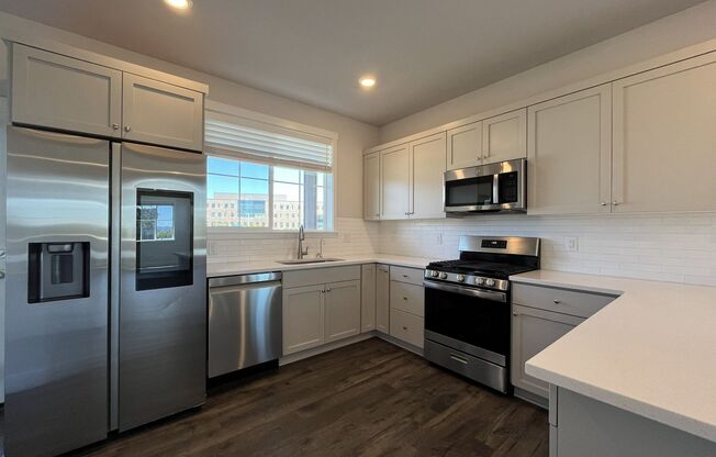 4 beds, 3.5 baths, $2,995