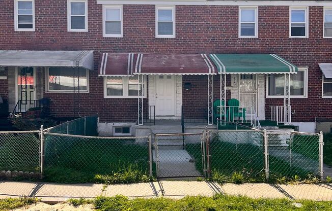 3 BEDROOM TOWNHOME **VOUCHERS ONLY**