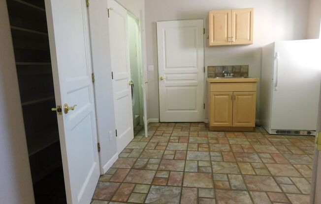 3 beds, 2 baths, $2,800