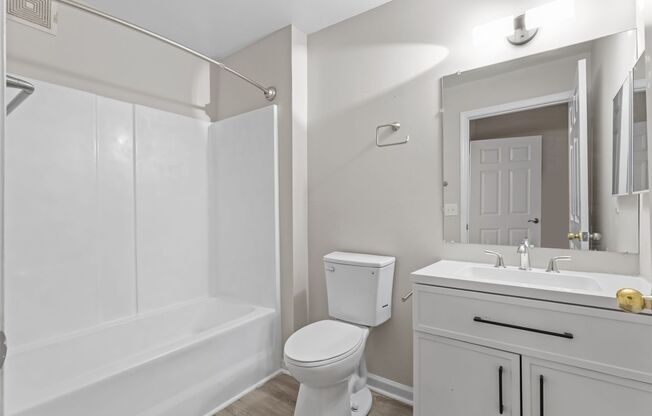3 beds, 2 baths, 1,450 sqft, $1,660, Unit 215