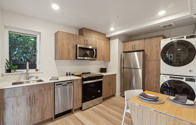 Studio, 1 bath, 144 sqft, $1,049, Unit Unit B3