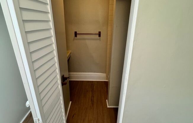 1 bed, 1 bath, 300 sqft, $950, Unit Apt 1