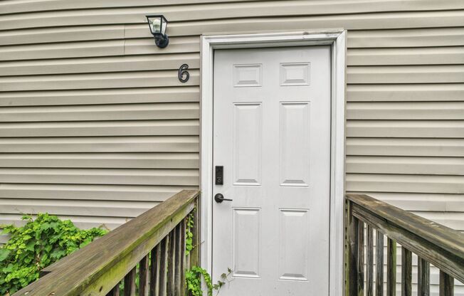 226 W Cold Spring Ln