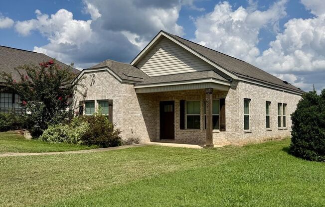 Charming 3-Bedroom Home in a Prime Neighborhood