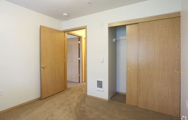 2 beds, 2 baths, 981 sqft, $1,695, Unit 115